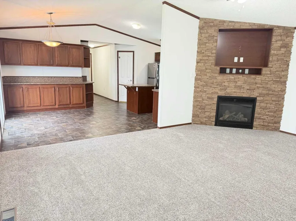9905 103 Avenue Clairmont AB T0H 0W0