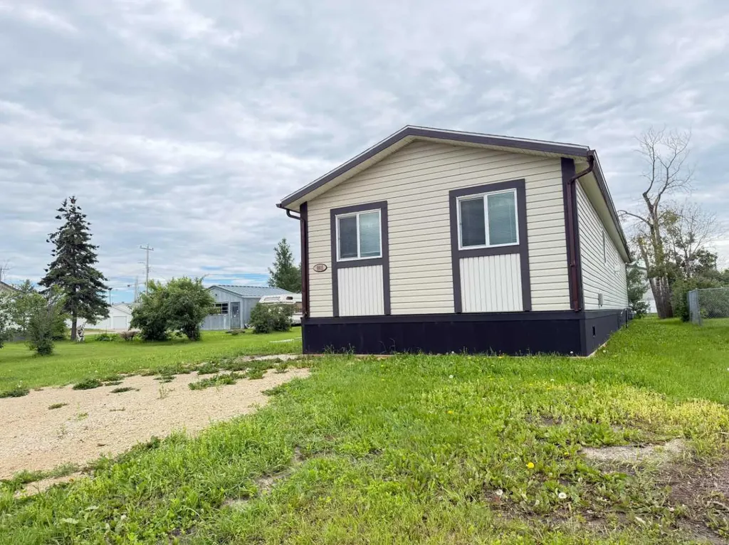 9905 103 Avenue Clairmont AB T0H 0W0