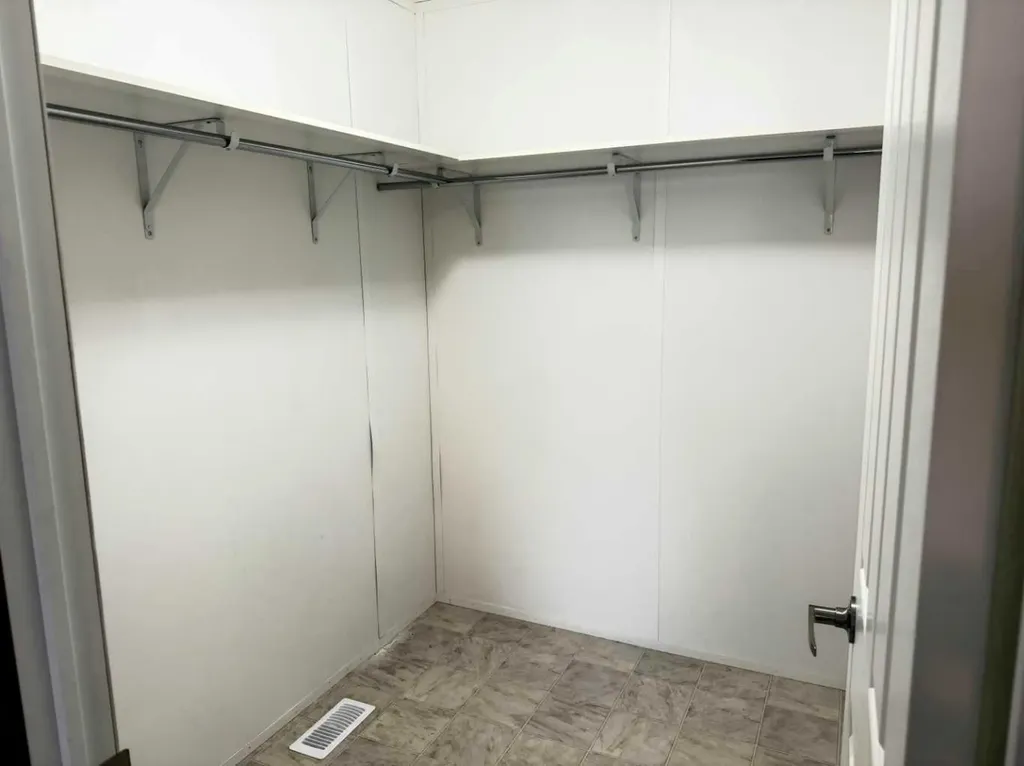 9905 103 Avenue Clairmont AB T0H 0W0