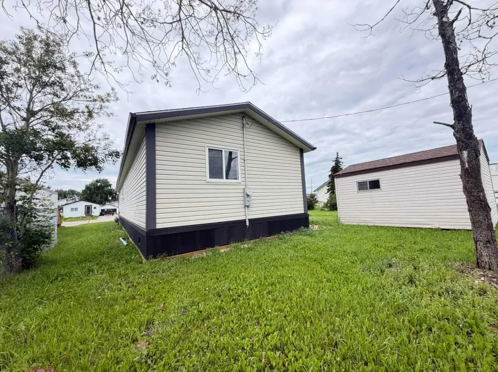 9905 103 Avenue Clairmont AB T0H 0W0