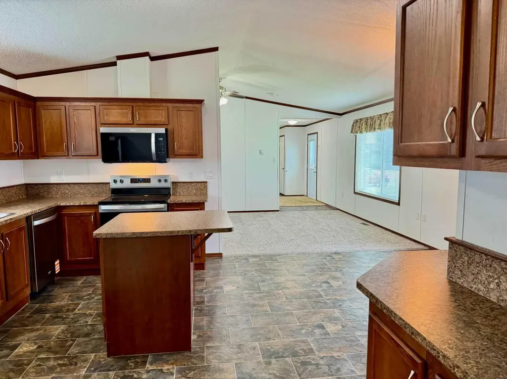 9905 103 Avenue Clairmont AB T0H 0W0
