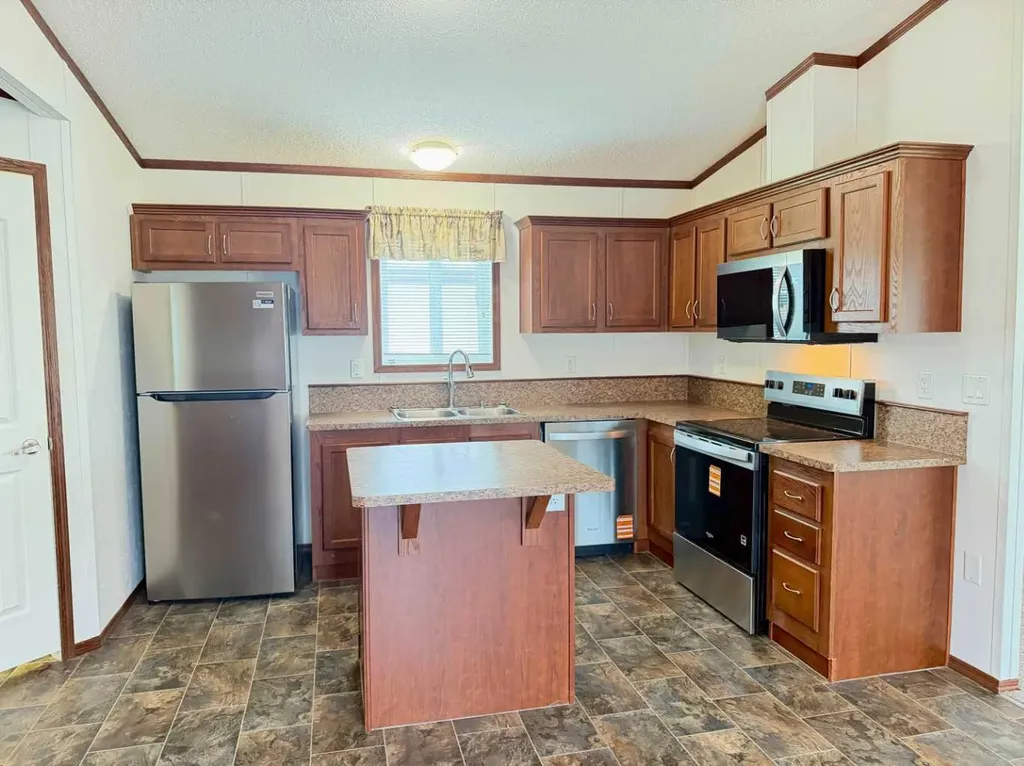 9905 103 Avenue Clairmont AB T0H 0W0