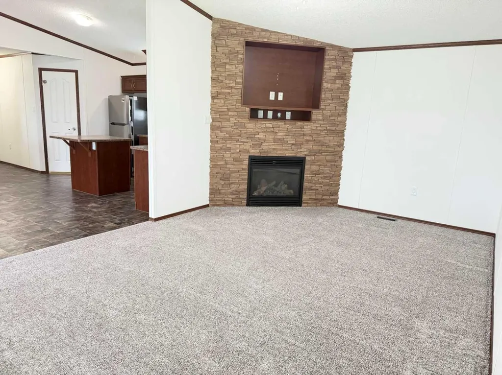 9905 103 Avenue Clairmont AB T0H 0W0