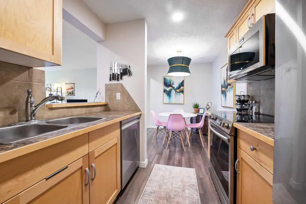 13045 6 Street SW Calgary AB T2W5H1