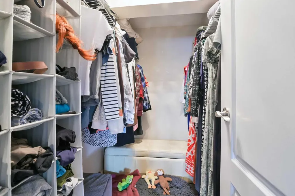 13045 6 Street SW Calgary AB T2W5H1