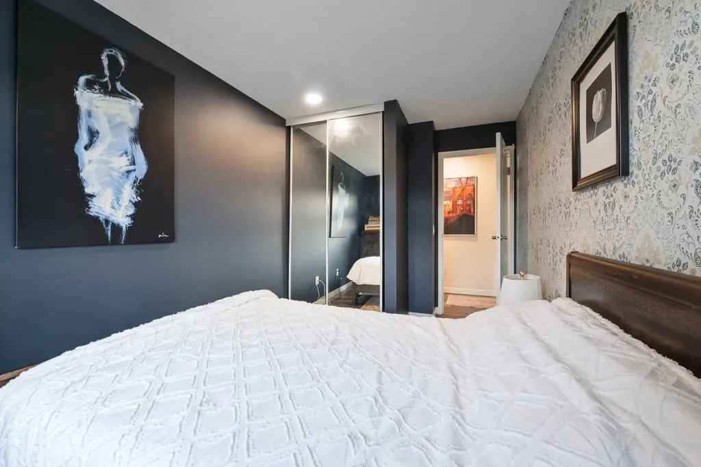 13045 6 Street SW Calgary AB T2W5H1