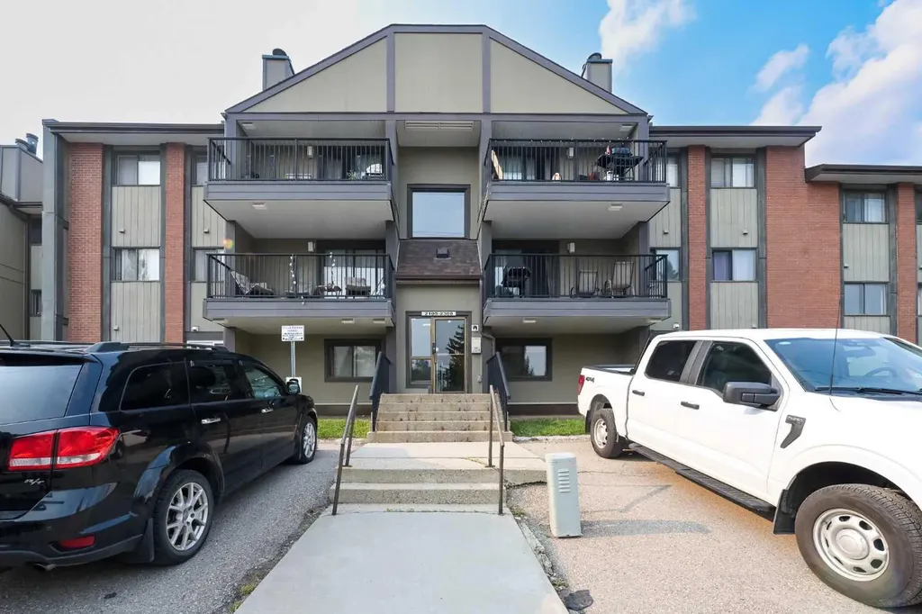 13045 6 Street SW Calgary AB T2W5H1