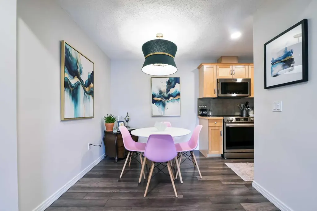 13045 6 Street SW Calgary AB T2W5H1