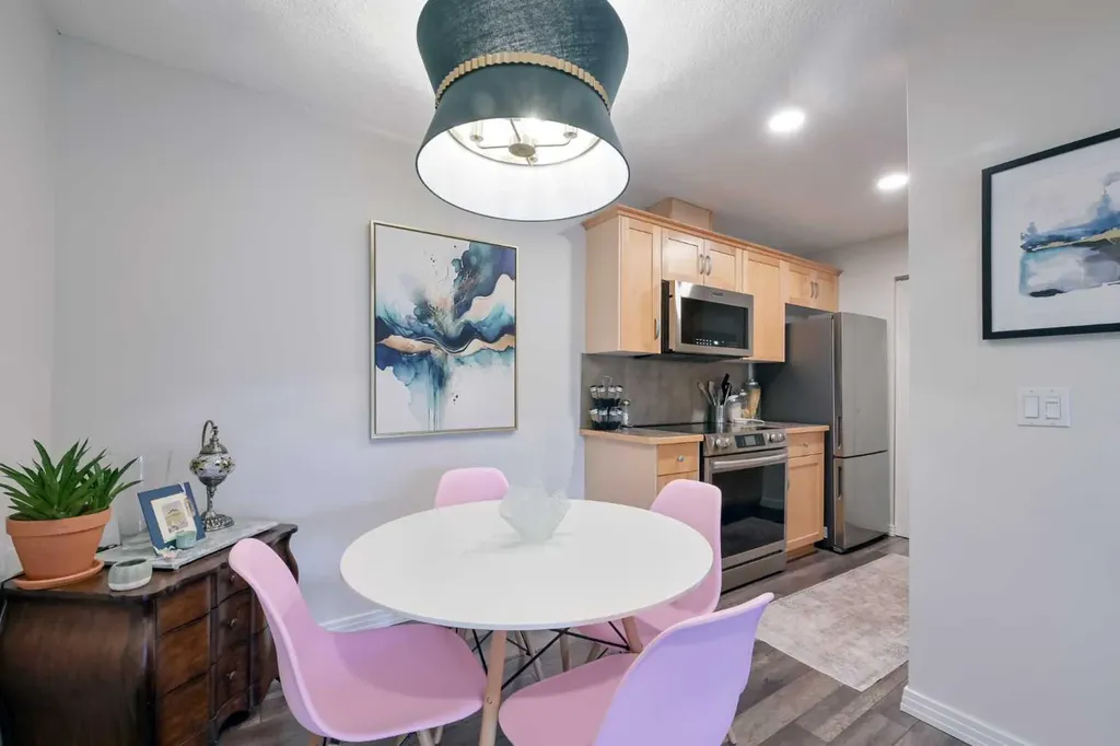 13045 6 Street SW Calgary AB T2W5H1