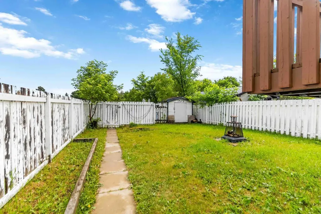 321 Ross Haven Drive Fort Mcmurray AB T9H 3P2