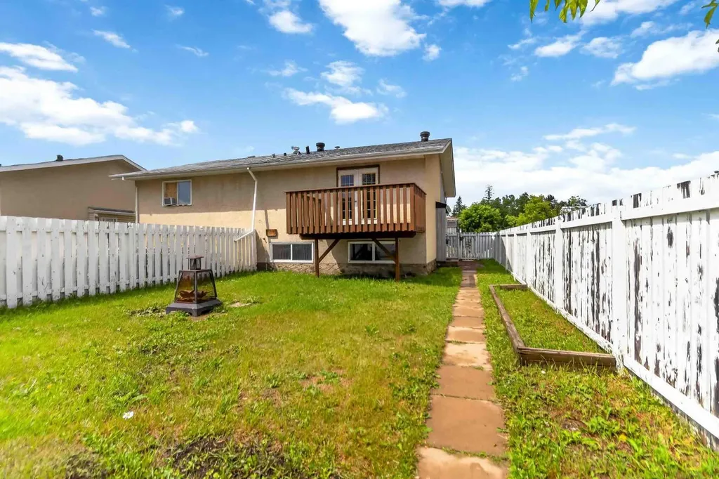 321 Ross Haven Drive Fort Mcmurray AB T9H 3P2
