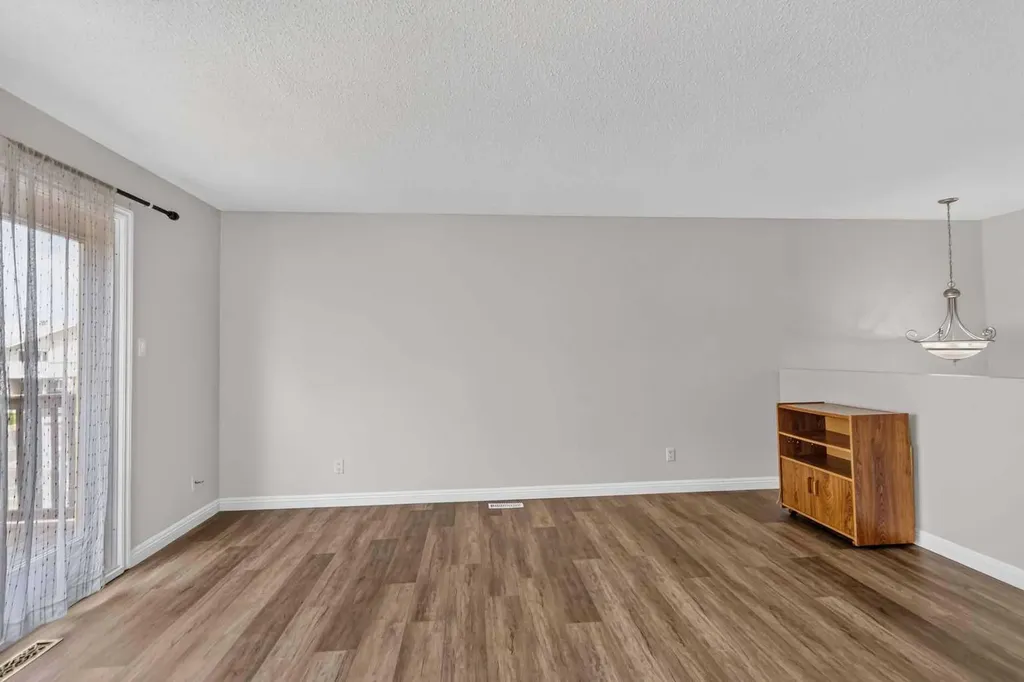 321 Ross Haven Drive Fort Mcmurray AB T9H 3P2