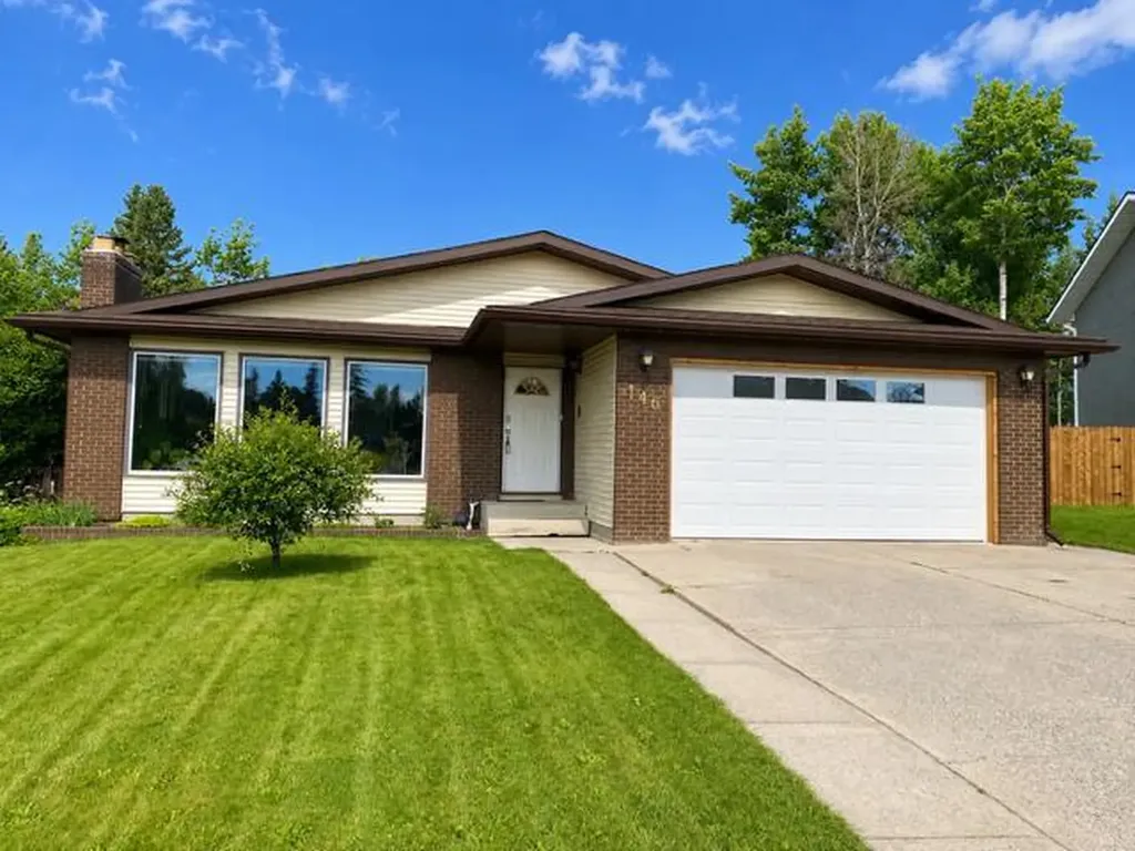 146 Fuller Place Hinton AB T7V 1K3