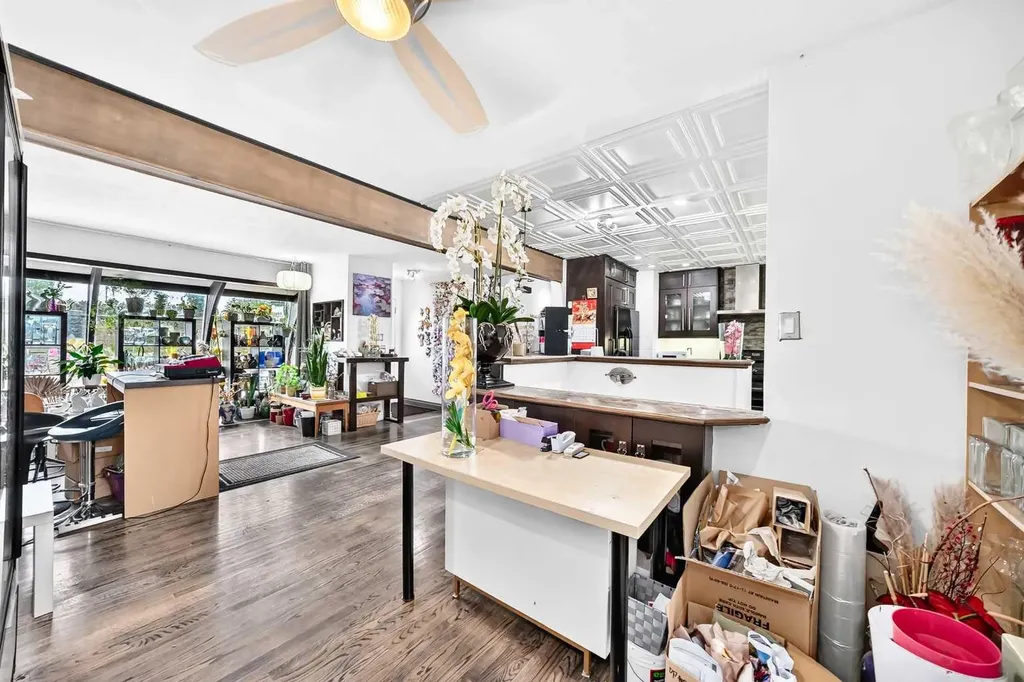 4832 Worcester Drive SW Calgary AB T3C3L6