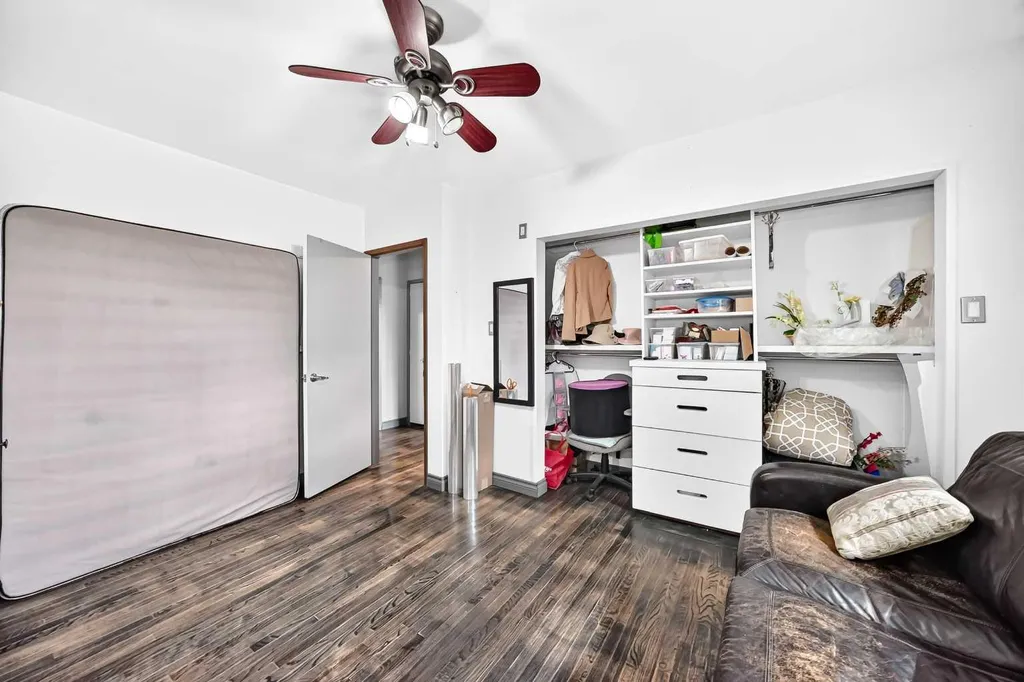 4832 Worcester Drive SW Calgary AB T3C3L6