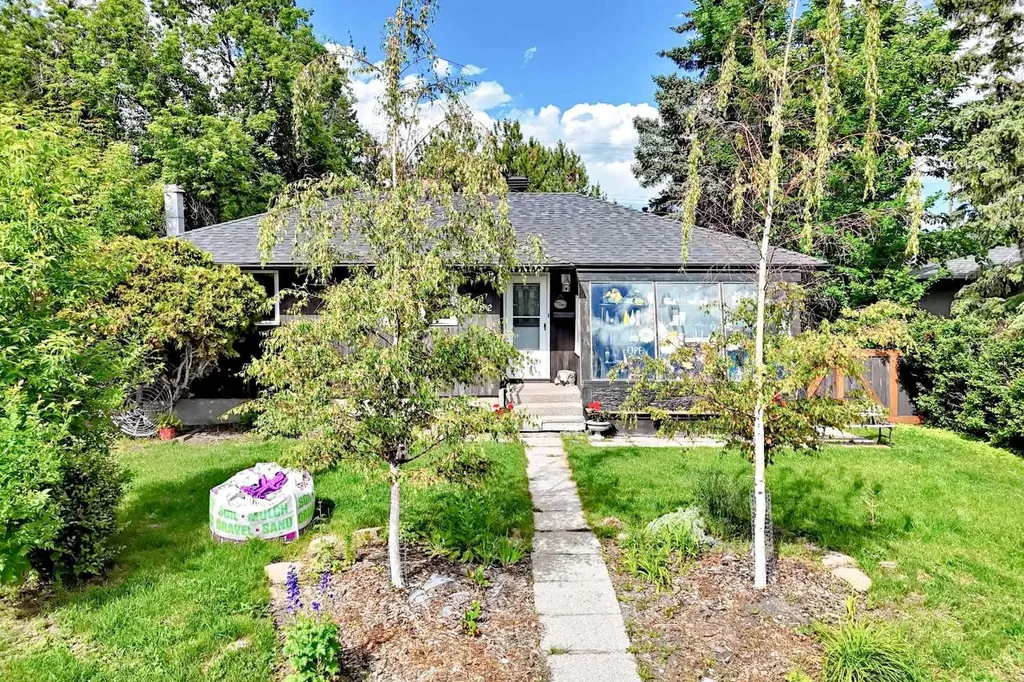 4832 Worcester Drive SW Calgary AB T3C3L6