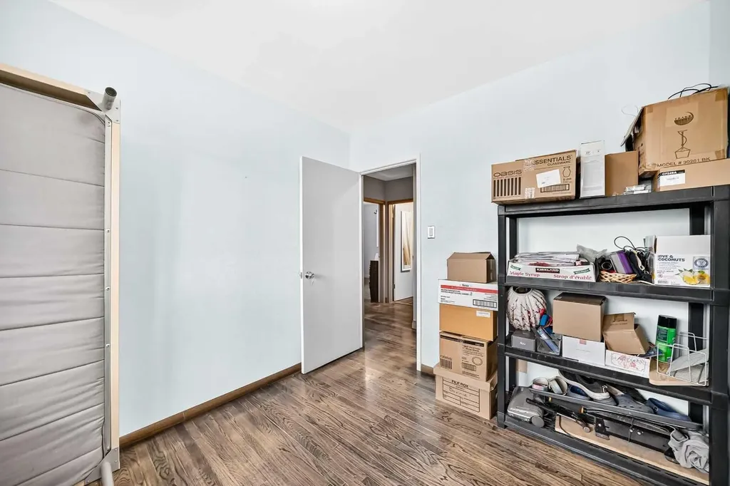 4832 Worcester Drive SW Calgary AB T3C3L6