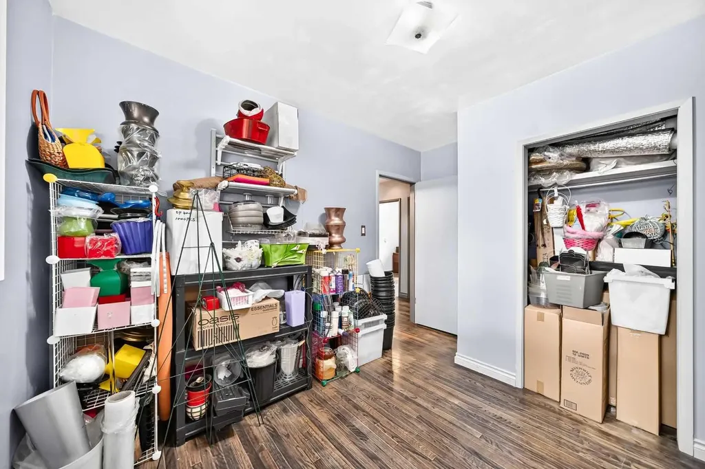 4832 Worcester Drive SW Calgary AB T3C3L6