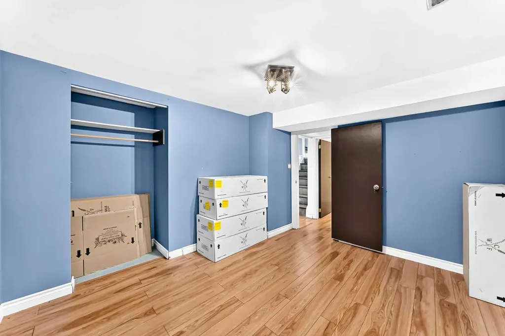 4832 Worcester Drive SW Calgary AB T3C3L6