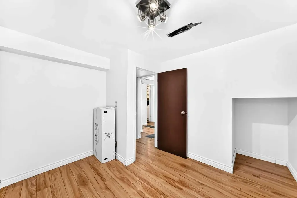 4832 Worcester Drive SW Calgary AB T3C3L6