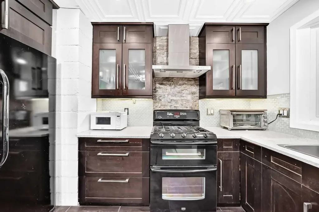 4832 Worcester Drive SW Calgary AB T3C3L6
