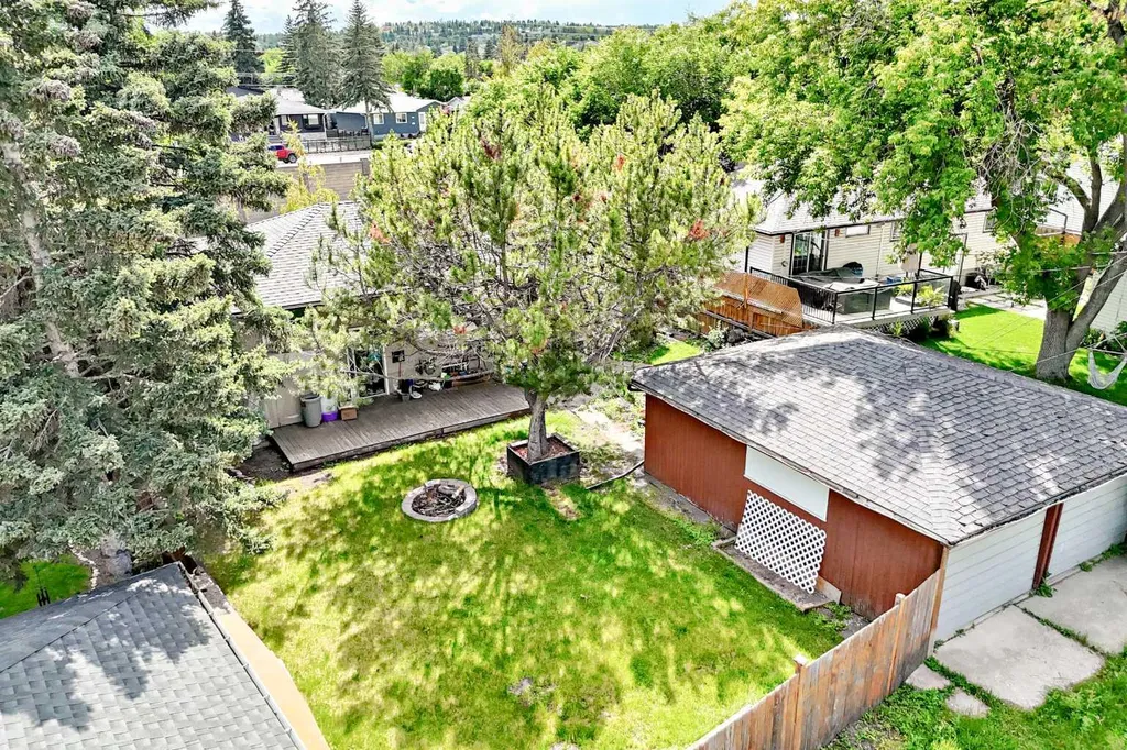 4832 Worcester Drive SW Calgary AB T3C3L6