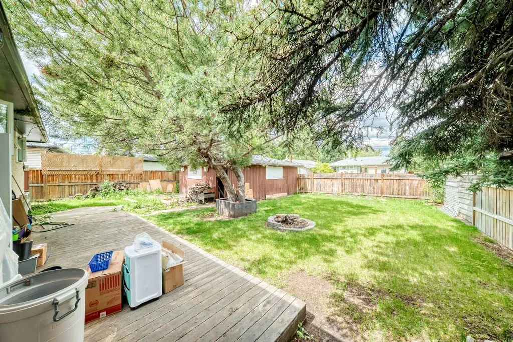 4832 Worcester Drive SW Calgary AB T3C3L6