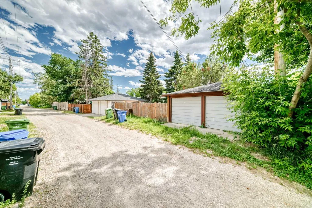 4832 Worcester Drive SW Calgary AB T3C3L6