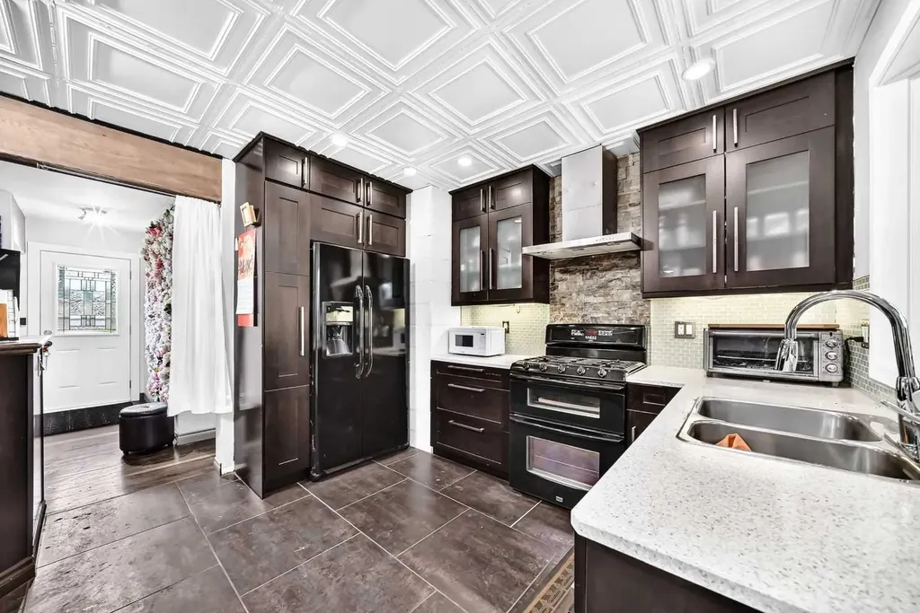 4832 Worcester Drive SW Calgary AB T3C3L6