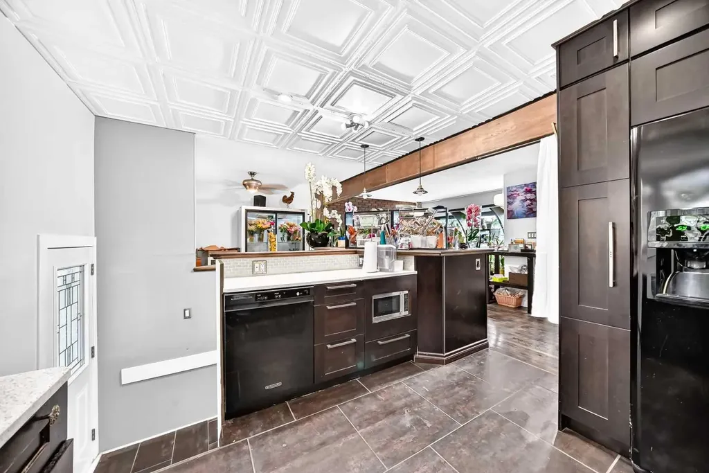 4832 Worcester Drive SW Calgary AB T3C3L6