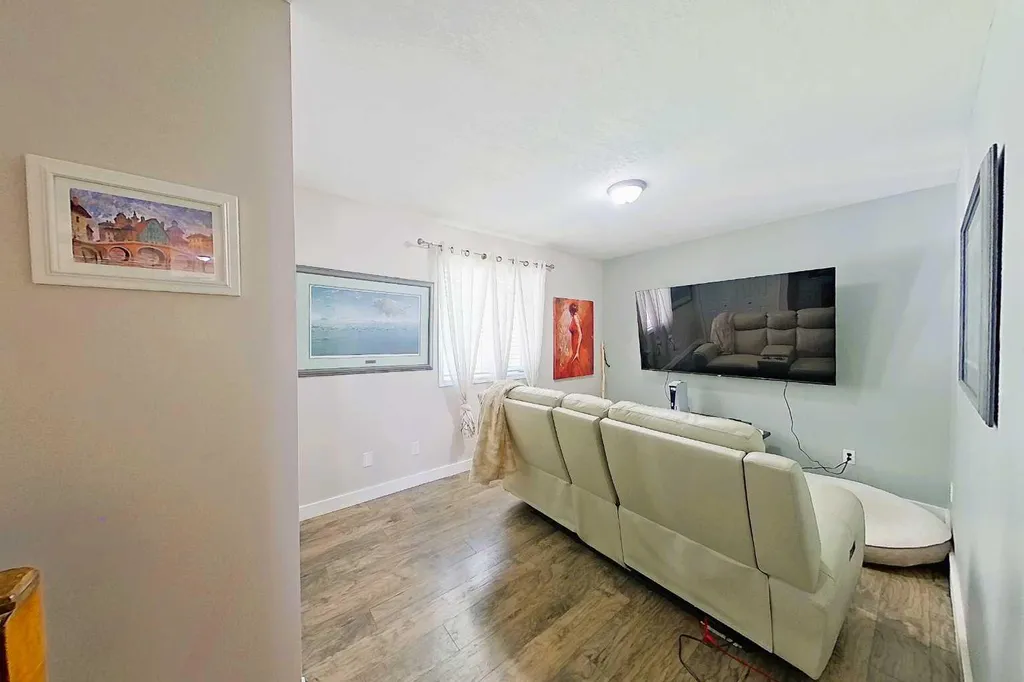 125 10 Street Canyon Creek AB T0G 0M0