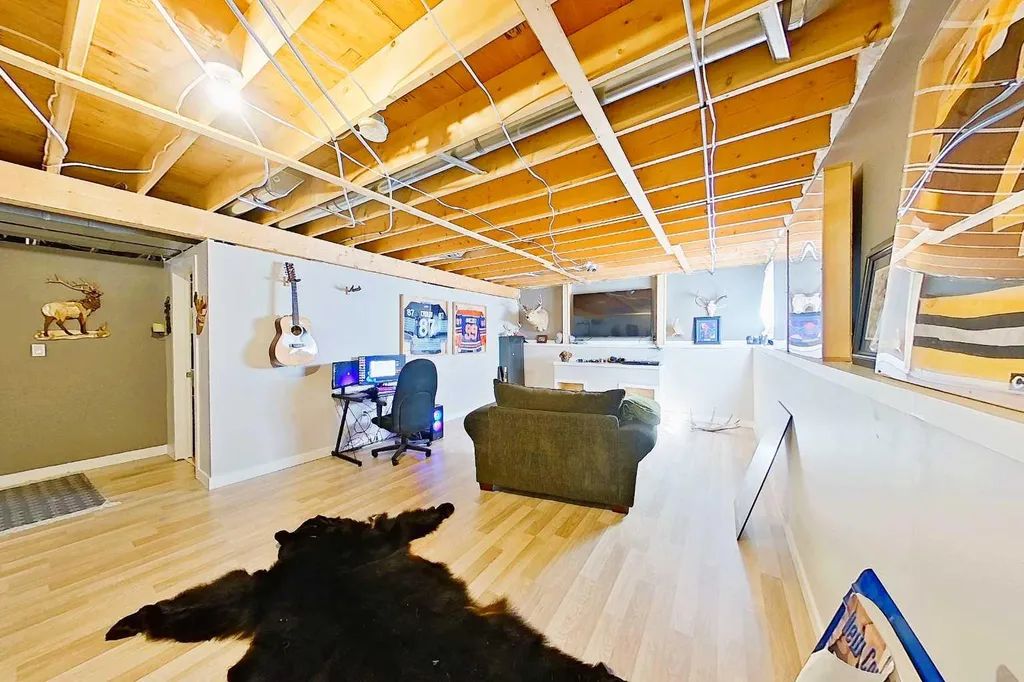 125 10 Street Canyon Creek AB T0G 0M0