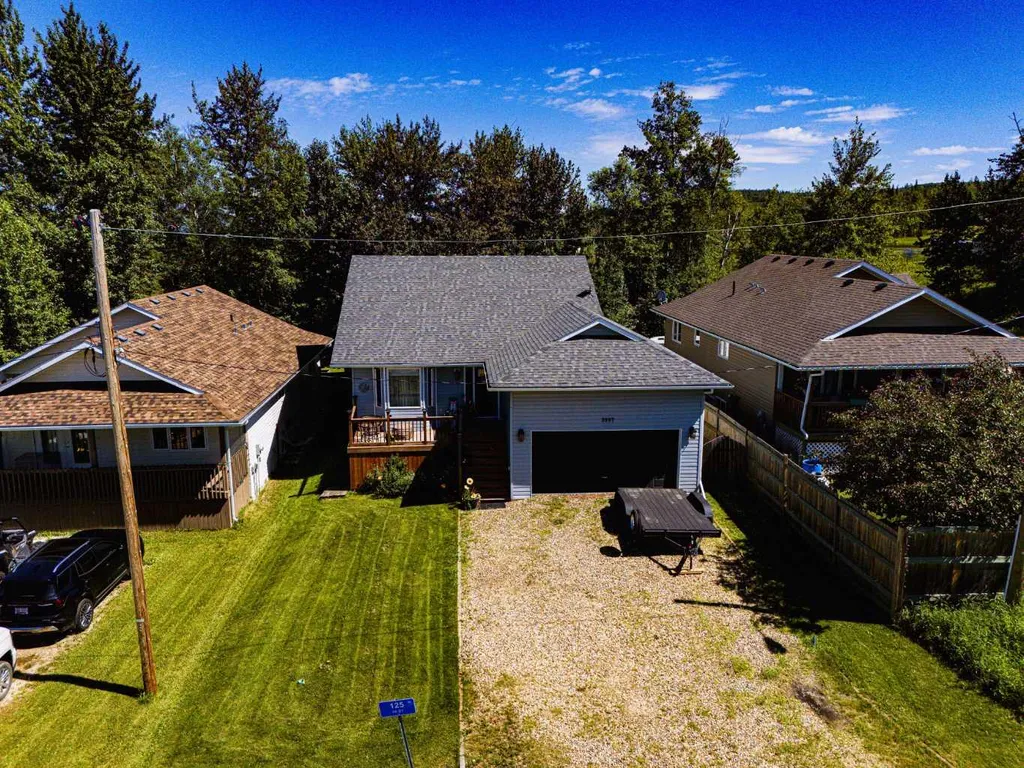 125 10 Street Canyon Creek AB T0G 0M0