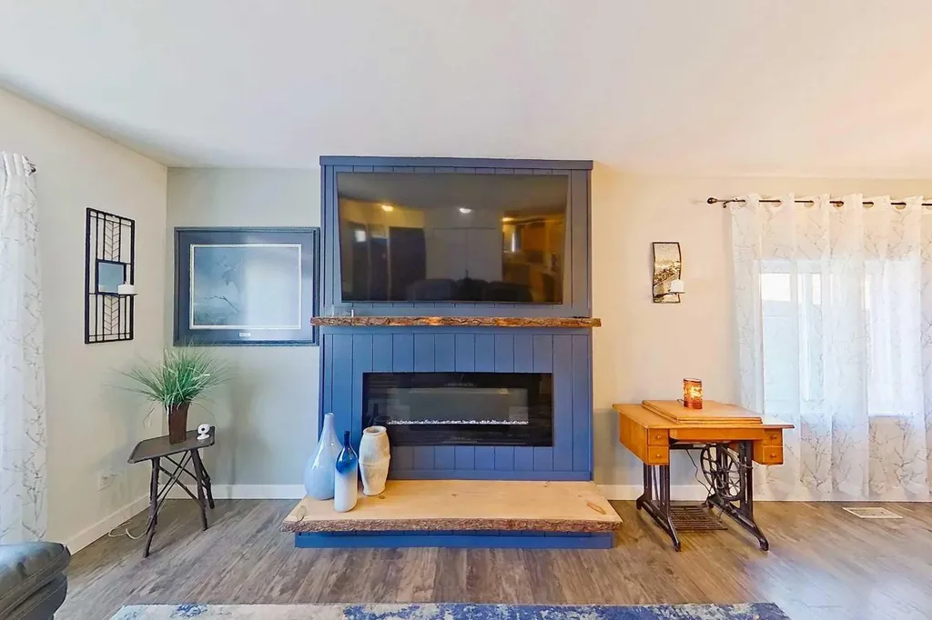 125 10 Street Canyon Creek AB T0G 0M0