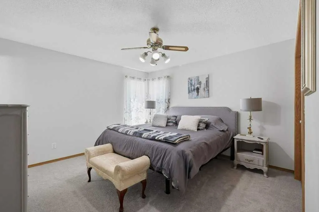 23 Kemp Avenue Red Deer AB T4P 3M3