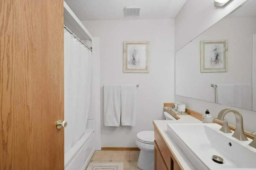 23 Kemp Avenue Red Deer AB T4P 3M3