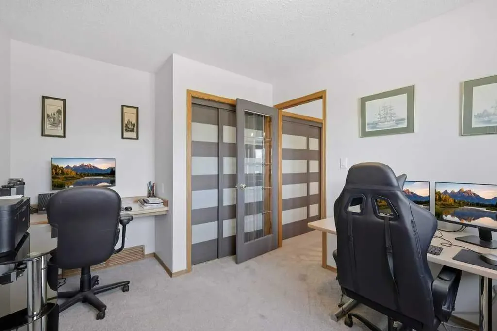 23 Kemp Avenue Red Deer AB T4P 3M3