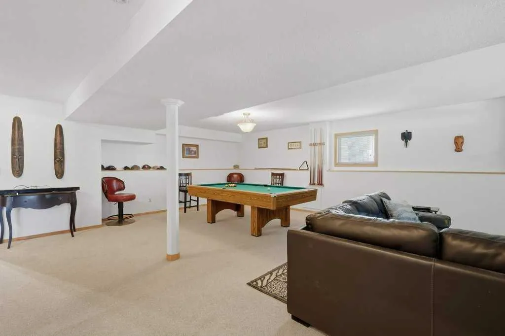 23 Kemp Avenue Red Deer AB T4P 3M3