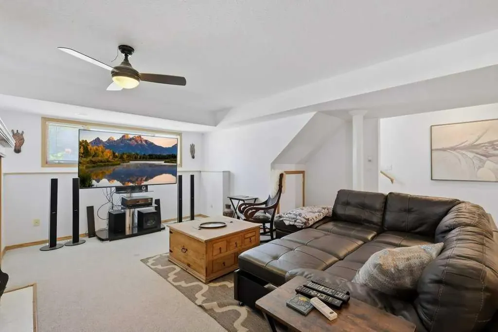 23 Kemp Avenue Red Deer AB T4P 3M3
