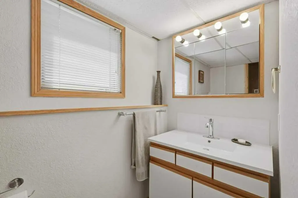23 Kemp Avenue Red Deer AB T4P 3M3