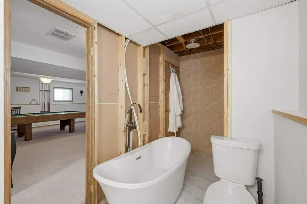23 Kemp Avenue Red Deer AB T4P 3M3