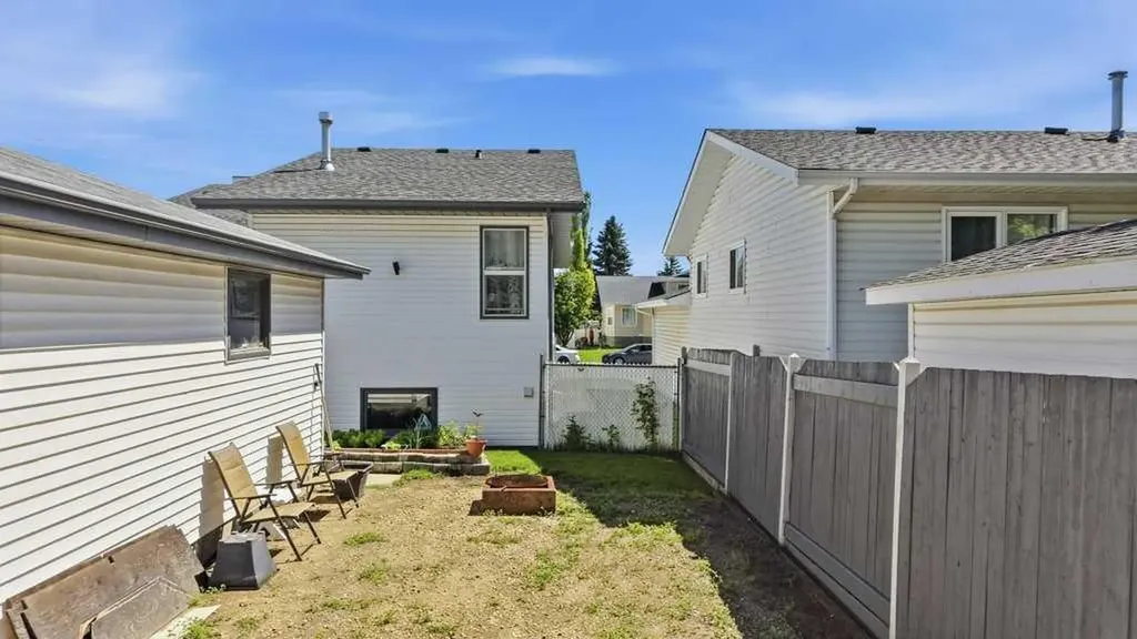 23 Kemp Avenue Red Deer AB T4P 3M3