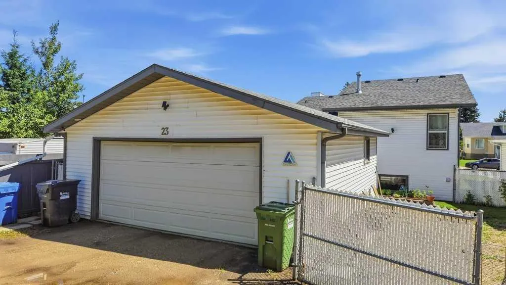 23 Kemp Avenue Red Deer AB T4P 3M3