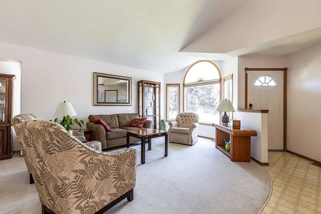 733 Taylor Road SE Medicine Hat AB T1B 4A5