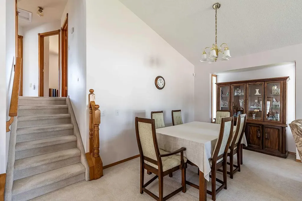 733 Taylor Road SE Medicine Hat AB T1B 4A5