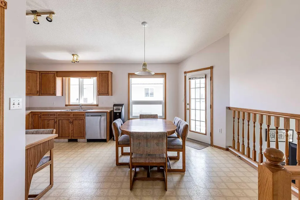733 Taylor Road SE Medicine Hat AB T1B 4A5