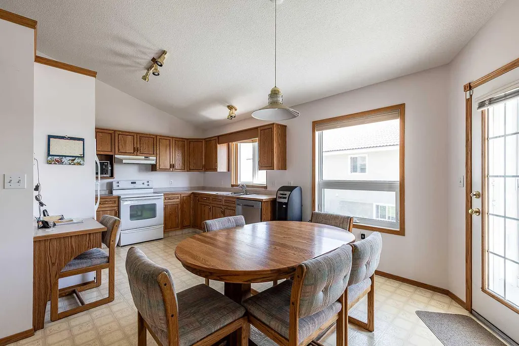 733 Taylor Road SE Medicine Hat AB T1B 4A5