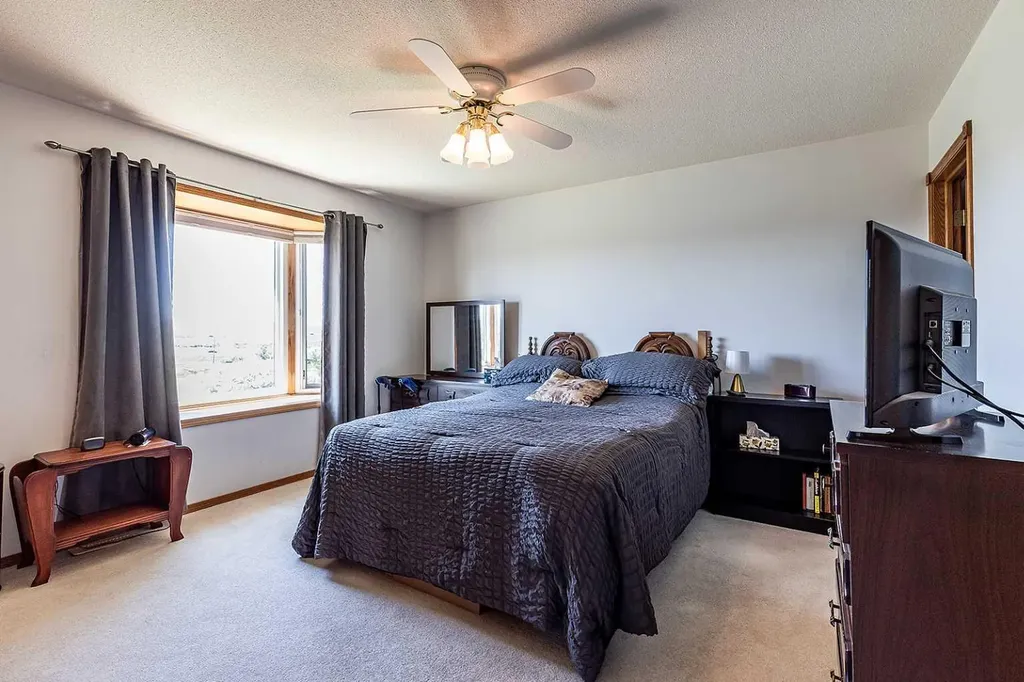 733 Taylor Road SE Medicine Hat AB T1B 4A5
