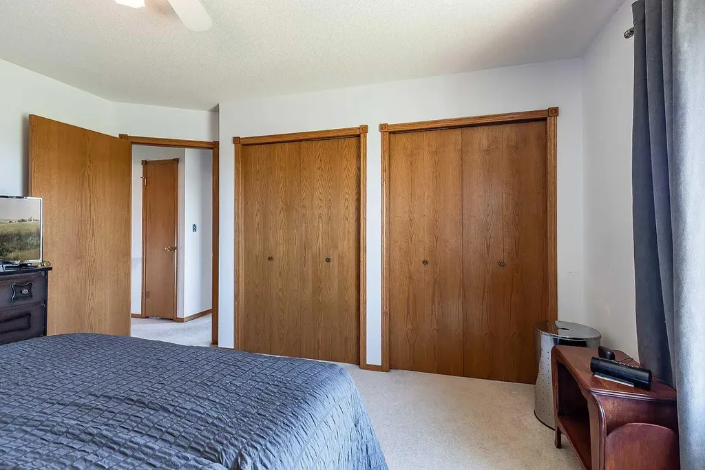 733 Taylor Road SE Medicine Hat AB T1B 4A5