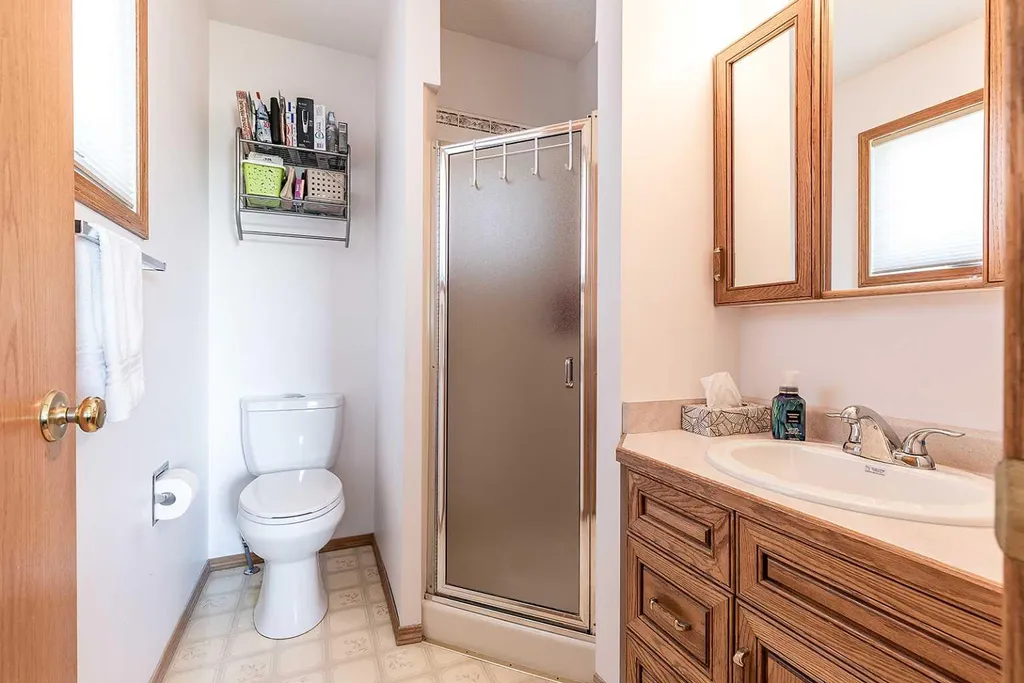 733 Taylor Road SE Medicine Hat AB T1B 4A5